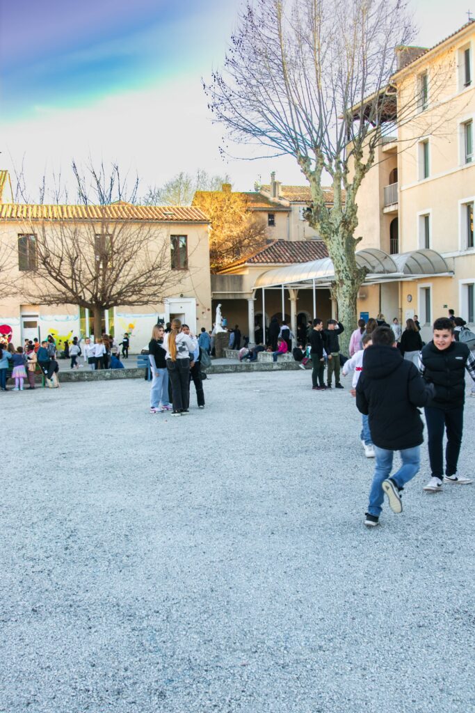 Photo cour de l'institution Sainte Marthe