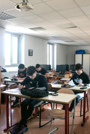 Classe de lycée professionnel Sainte Marthe de l'institution sainte marthe notre dame un établissement privé catholique dans le var